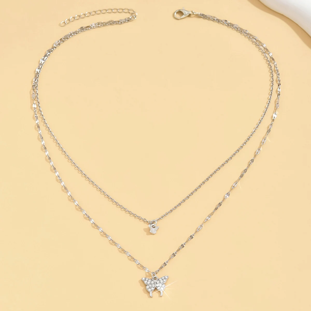 Elegant Sparkling Double-Layer Butterfly Necklace – The Must-Have Statement Piece!