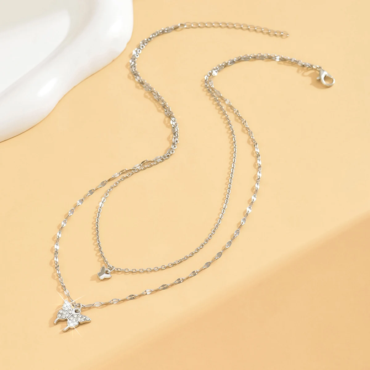 Elegant Sparkling Double-Layer Butterfly Necklace – The Must-Have Statement Piece!