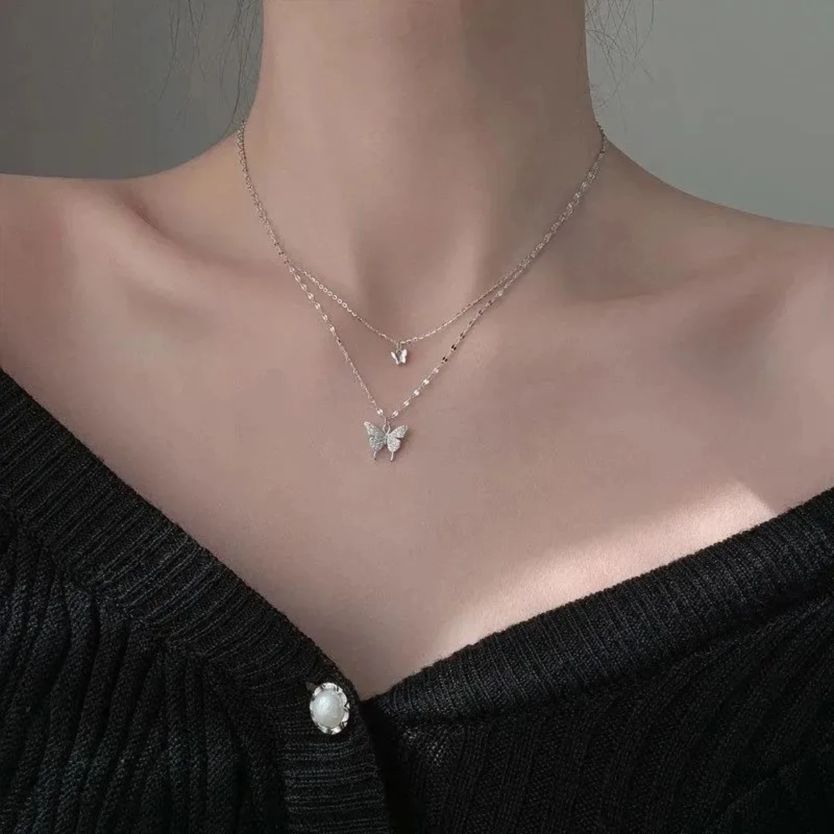 Elegant Sparkling Double-Layer Butterfly Necklace – The Must-Have Statement Piece!