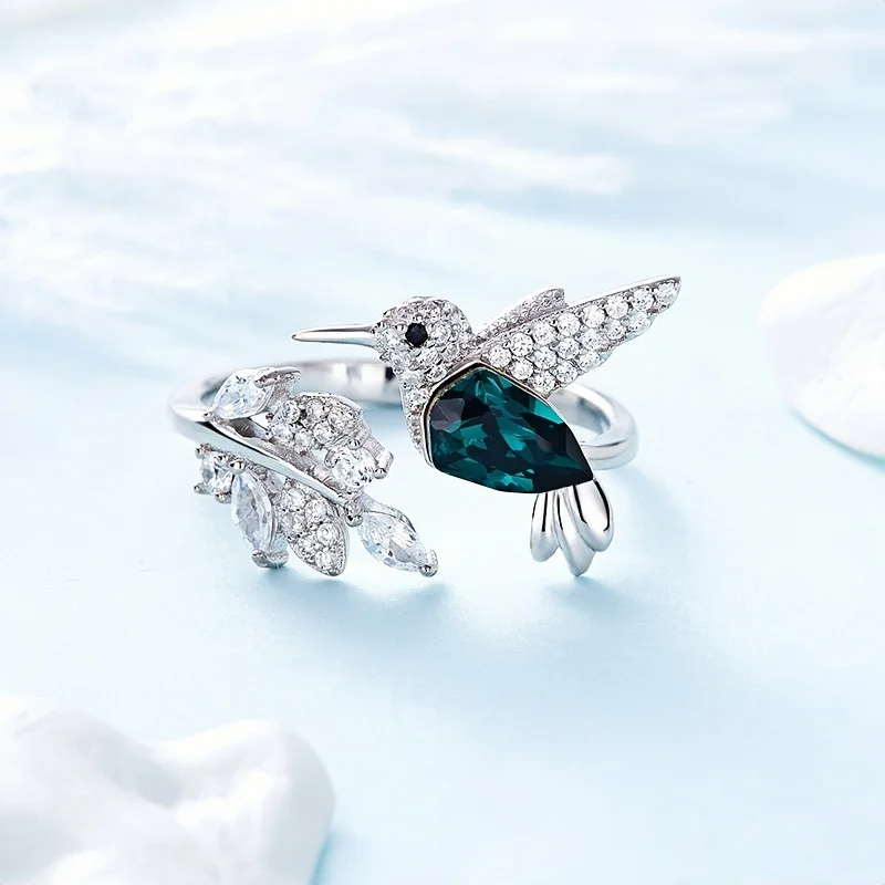 Elegant Green Hummingbird Adjustable Ring – Sparkling Nature-Inspired Crystal Ring