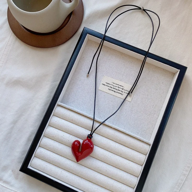 Melted Heart Pendant – Wear Your Emotions in Style!