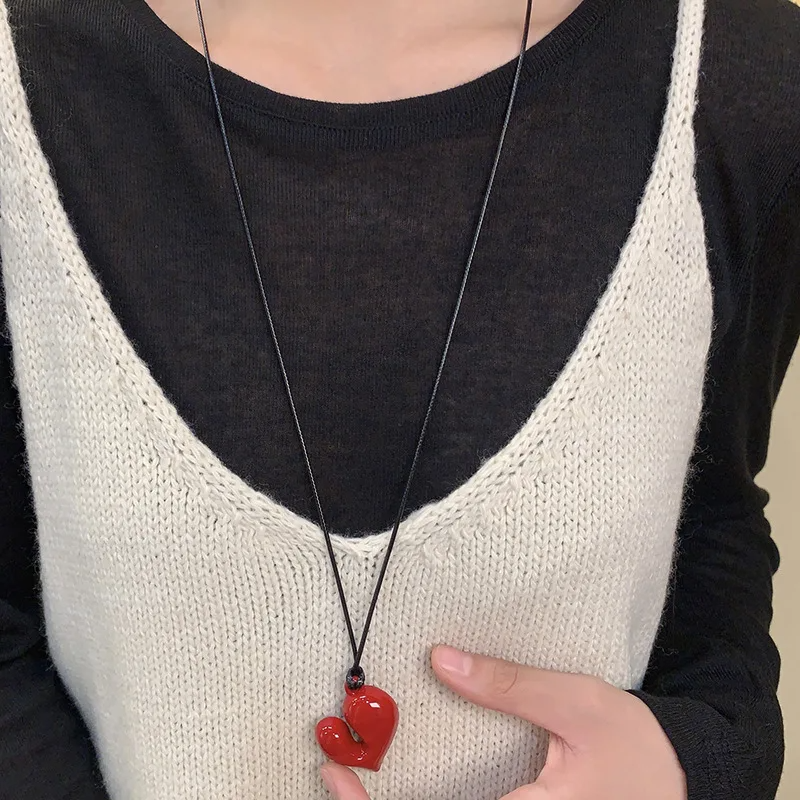 Melted Heart Pendant – Wear Your Emotions in Style!