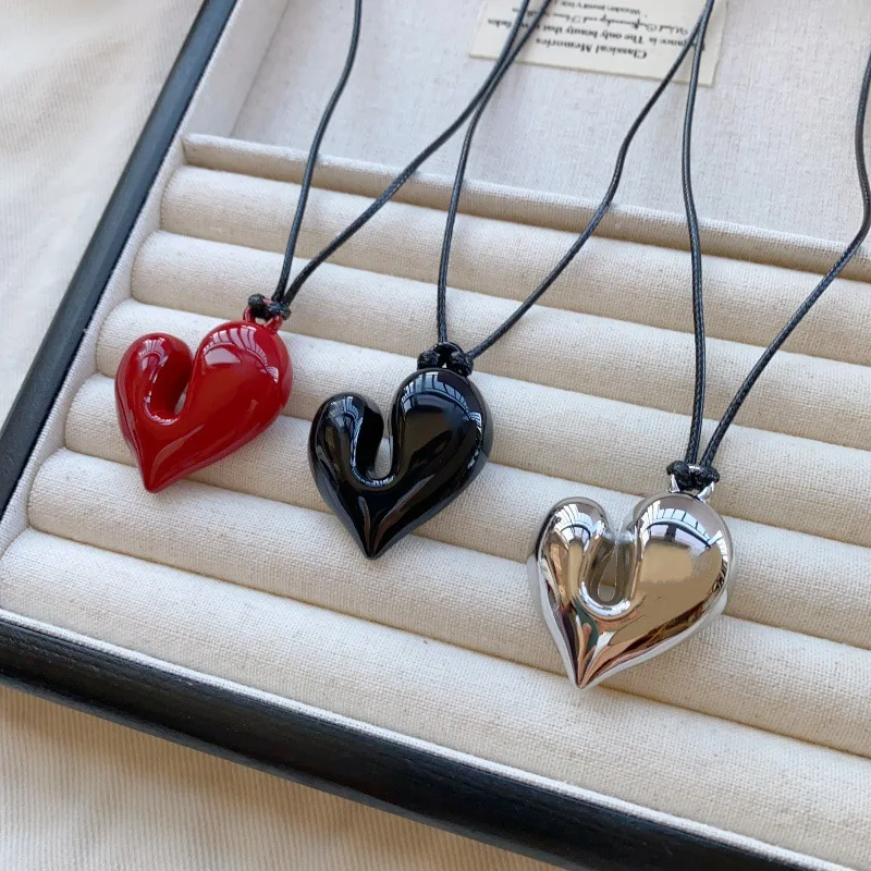Melted Heart Pendant – Wear Your Emotions in Style!