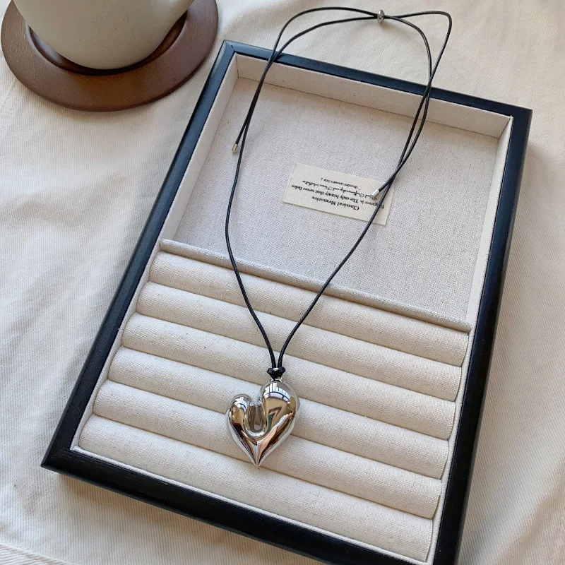 Melted Heart Pendant – Wear Your Emotions in Style!