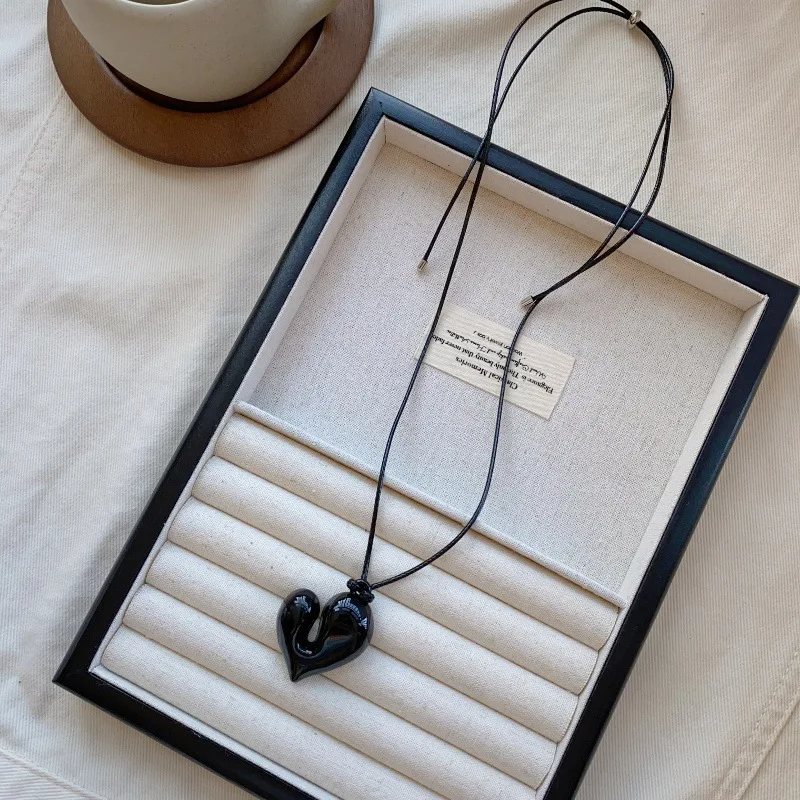 Melted Heart Pendant – Wear Your Emotions in Style!